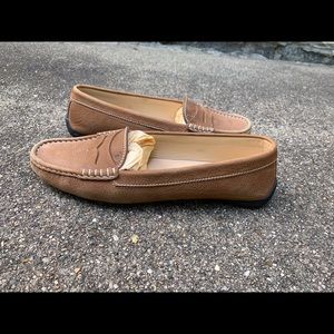 Tod’s camel driving loafer moccasin